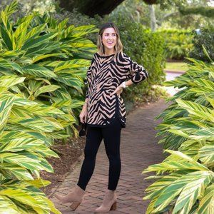 Cabi 3884 Dani Pullover Sweater Size Medium EUC